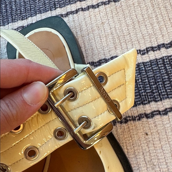 Women's White Egret Slingback Ballet Flat Shoe With Buckles - 35 - Picture 4 of 9